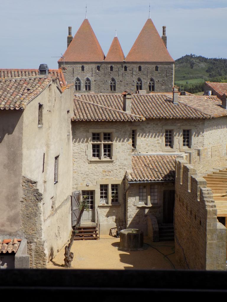  Château Comtal