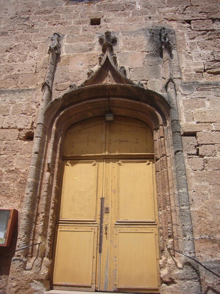 Portail de l'église de Ceyras